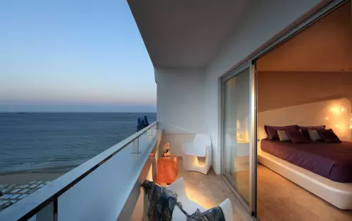 USHUAIA - ANYTHING CAN HAPPEN SUITE  SEA VIEW USHUAIA - ANYTHING CAN HAPPEN SUITE  SEA VIEW