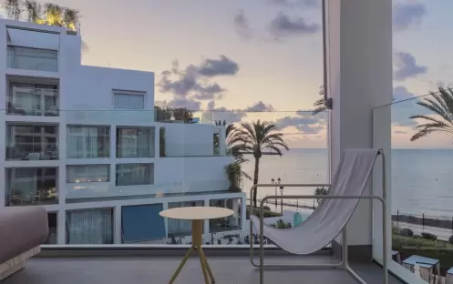 BALCONY BALCONY