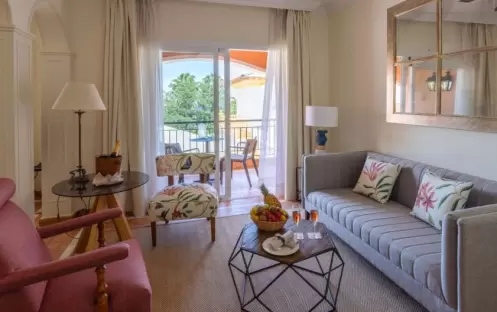 GARDEN VIEW LIVING ROOM