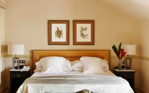 GARDEN VIEW SUITE BEDROOM