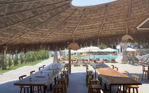 NEST BREAKFAST RESTAURANT EXTERIOR NEST BREAKFAST RESTAURANT EXTERIOR