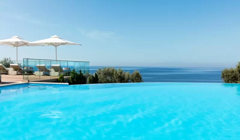 IKOS OCEANIA INFINITY POOL IKOS OCEANIA INFINITY POOL
