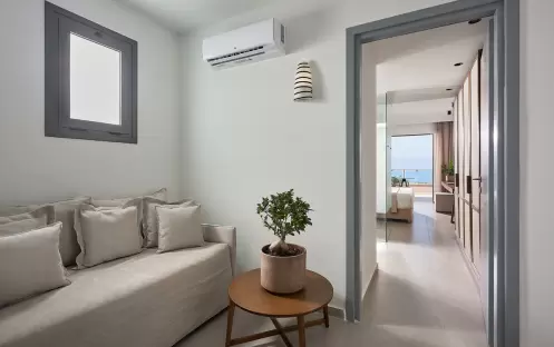 PREMIUM JUNIOR SUITE SEAFRONT LIVING ROOM PREMIUM JUNIOR SUITE SEAFRONT LIVING ROOM