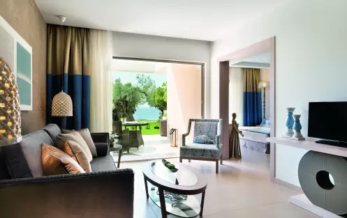 Ikos Olivia-Two-Bedroom-Bungalow-Suite-Beachfront-Living-room_12165 Ikos Olivia-Two-Bedroom-Bungalow-Suite-Beachfront-Living-room_12165
