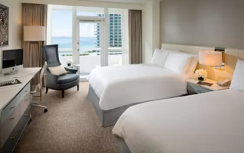 Fontainbleau - Two bedroom Ocean Front Suite Second room Fontainbleau - Two bedroom Ocean Front Suite Second room