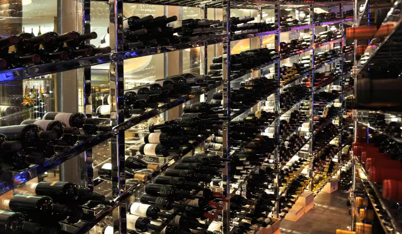 Fontainbleau -Stripsteak Wine Cellar Fontainbleau -Stripsteak Wine Cellar