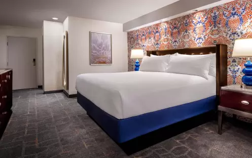 Luxor Hotel - Pyramid King Room Luxor Hotel - Pyramid King Room