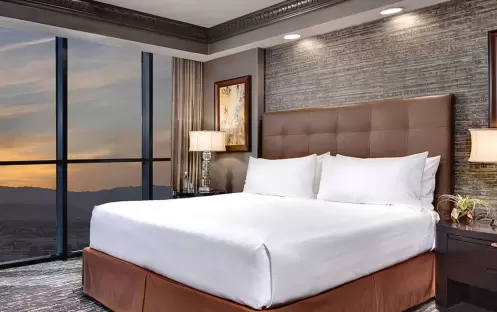 Luxor Hotel - Tower One Bedroom Suite Bed Luxor Hotel - Tower One Bedroom Suite Bed
