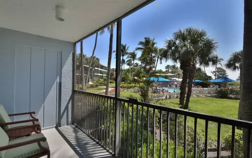 Sanibel Inn - Pool View Balcony Sanibel Inn - Pool View Balcony