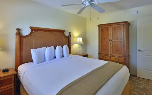 Sanibel Inn - Suite Bedroom_001 Sanibel Inn - Suite Bedroom_001