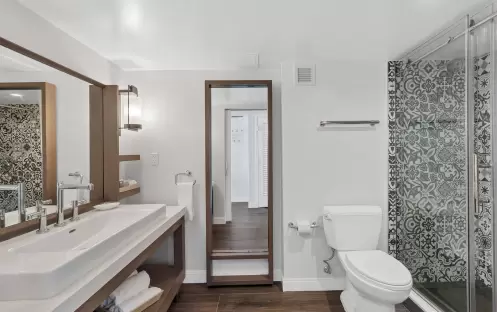 Bakers Cay - Hammock Wing - Washroom Bakers Cay - Hammock Wing - Washroom