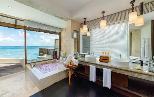 OZEN RESERVE BOLIFUSHI, Ocean Pool Suite Master Bathroom OZEN RESERVE BOLIFUSHI, Ocean Pool Suite Master Bathroom