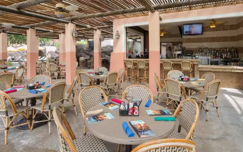 Loews-Portofino-Bay-Hotel-at-Universal-Orlando-The-Spledid-Grill-Seating Loews-Portofino-Bay-Hotel-at-Universal-Orlando-The-Spledid-Grill-Seating