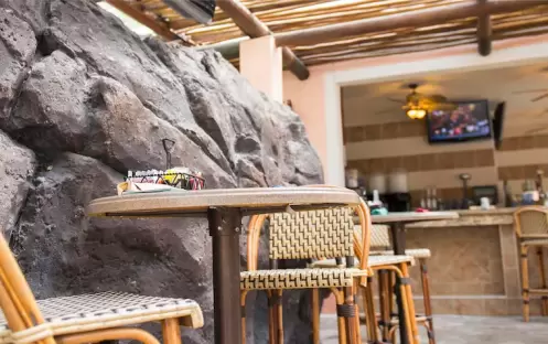 Loews-Portofino-Bay-Hotel-at-Universal-Orlando-The-Splendid-Grill-Rock Loews-Portofino-Bay-Hotel-at-Universal-Orlando-The-Splendid-Grill-Rock