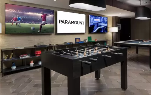 Paramount Hotel -Paramount Cafe Pool Table Paramount Hotel -Paramount Cafe Pool Table