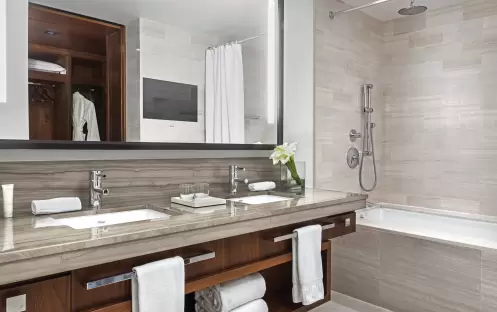 The Langham New York - Superior Room Bathroom The Langham New York - Superior Room Bathroom