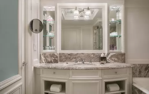 The Ritz Carlton New York - Deluxe Bathroom