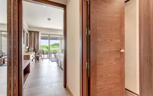 royalton_antigua_swim_out_dc_(1) royalton_antigua_swim_out_dc_(1)