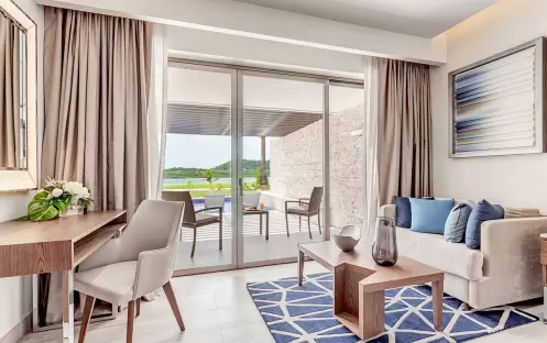 royalton_antigua_swim_out_dc_(5) royalton_antigua_swim_out_dc_(5)