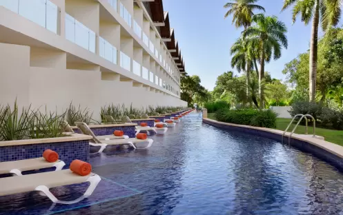 Enclave Swim-Out Garden View - 1 King Bed Enclave Swim-Out Garden View - 1 King Bed