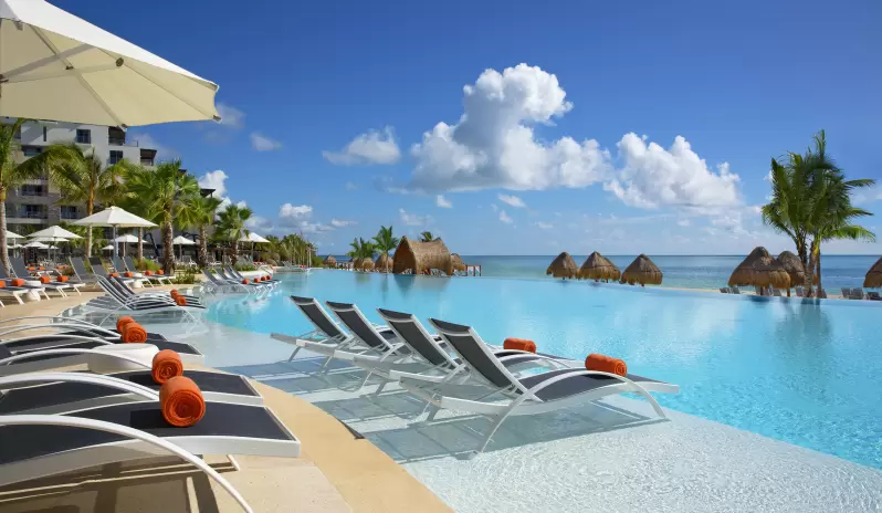 Infinity Pool Infinity Pool