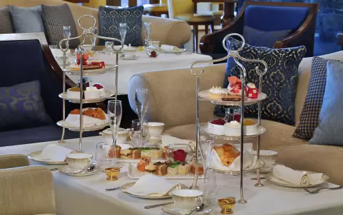 The Ritz-Carlton, Dubai, JBR - Lobby Lounge - Signature Afternoon Tea The Ritz-Carlton, Dubai, JBR - Lobby Lounge - Signature Afternoon Tea