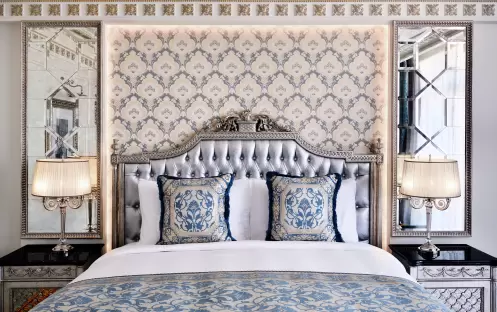 middle-east-holidays-dubai-raffles-the-palm-dubai-deluxe- room middle-east-holidays-dubai-raffles-the-palm-dubai-deluxe- room