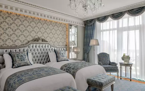 middle-east-holidays-dubai-raffles-the-palm-dubai-deluxe- room middle-east-holidays-dubai-raffles-the-palm-dubai-deluxe- room