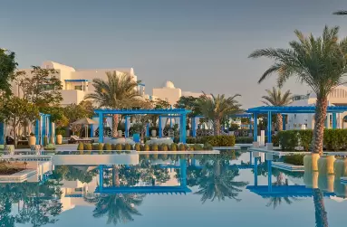 Hilton Salwa Beach Resort & Villas