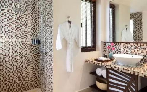 bathroom bathroom