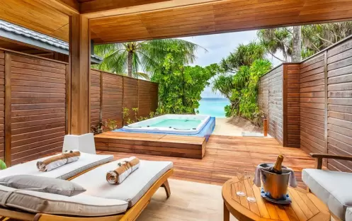 Lily Beach - Beach Suite with Jacuzzi