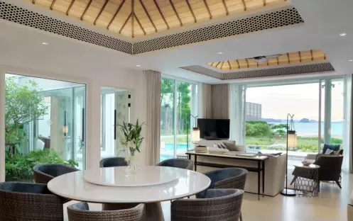Presidential--Beachfront-Pool--Villav Presidential--Beachfront-Pool--Villa