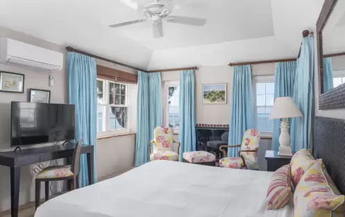 Three Bedroom Water View Cottage Three Bedroom Water View Cottage
