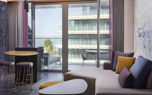 Wonderful-Room_Mix-Bar
