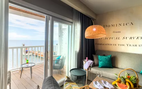 Fort Young - OceanFront Suite Living Room