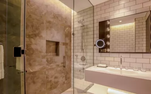 WB Abu Dhabi - King Artist Room with Yas Theme Parks Access  Bathroom WB Abu Dhabi - King Artist Room with Yas Theme Parks Access  Bathroom