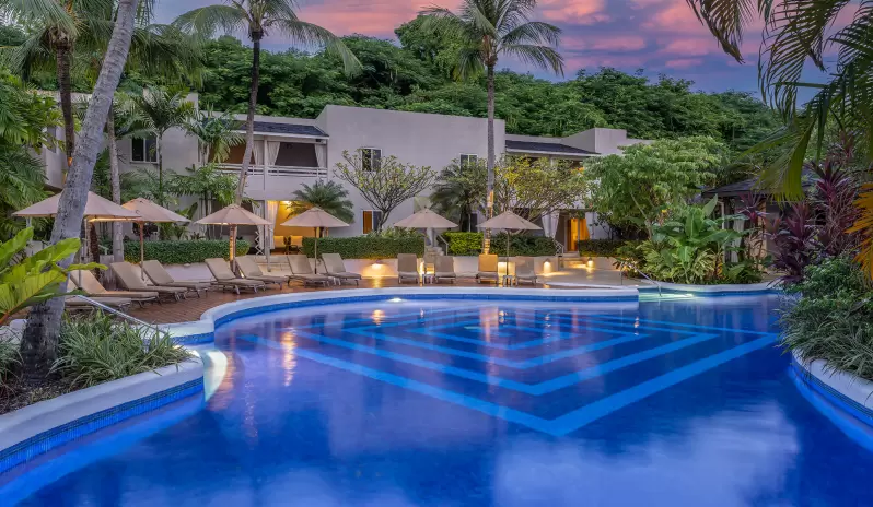 Waves Hotel & Spa by Elegant Hotels - Swimming Pool