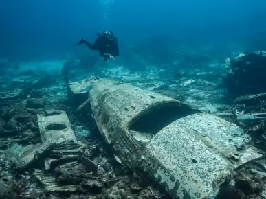Airplane Wreck Diving Airplane Wreck Diving