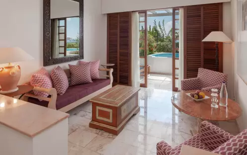 Garden Studio Suite with Whirlpool Garden Studio Suite with Whirlpool