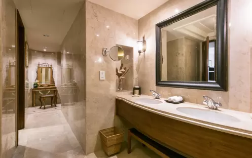 Ocean View Suite-Bathroom Ocean View Suite-Bathroom