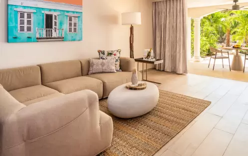 Master Suite Tropical Garden View Master Suite Tropical Garden View