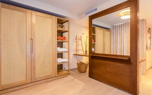 Master Suite Tropical Garden View Master Suite Tropical Garden View