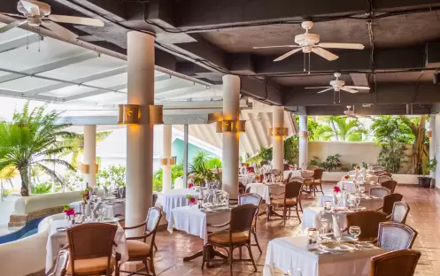 St James’s Club & Villas - Piccolo Mondo Restaurant St James’s Club & Villas - Piccolo Mondo Restaurant