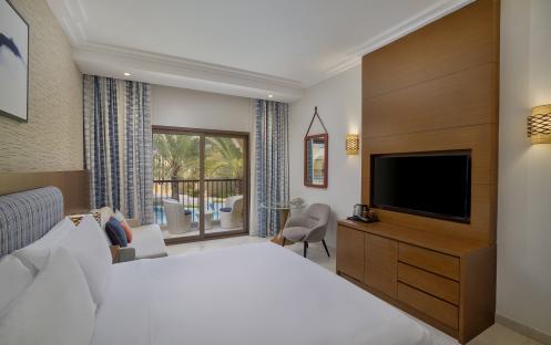 middle-east-holidays-ras-al-khaimah-doubletree-by-hilton-resort-spa-marjan-island-hotel-guest-room-with-pool-view middle-east-holidays-ras-al-khaimah-doubletree-by-hilton-resort-spa-marjan-island-hotel-guest-room-with-pool-view