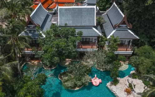 Lagoon Poolside with Bathtub Lagoon Poolside with Bathtub