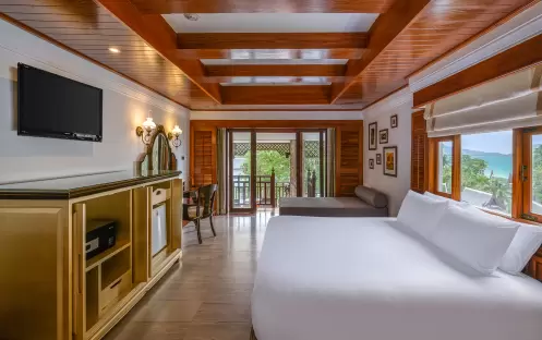 Seaview Hillside with Terrace Bathtub Seaview Hillside with Terrace Bathtub