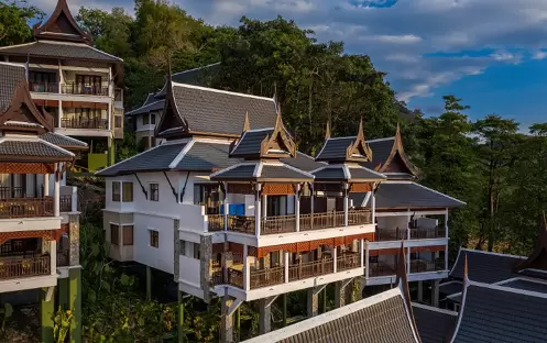 Hillside with Terrace Bathtub Hillside with Terrace Bathtub