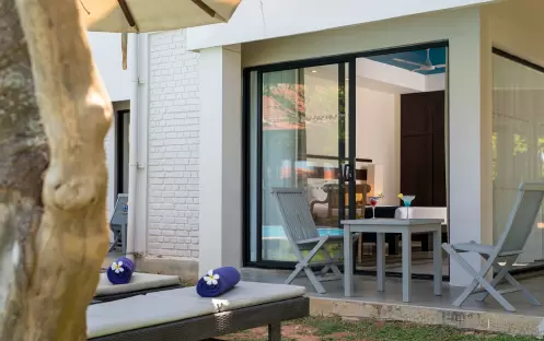 Superior-Pool-access-room-2