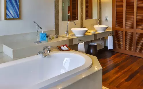 Maradiva - Luxury Suite Pool Villa - Bathtub