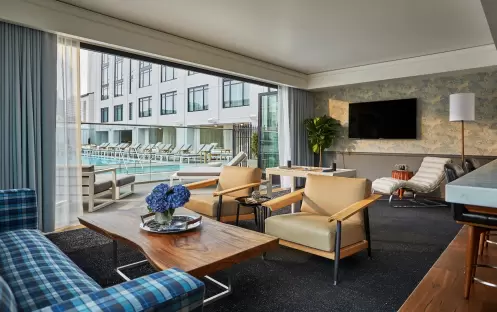 Pool Suite Pool Suite